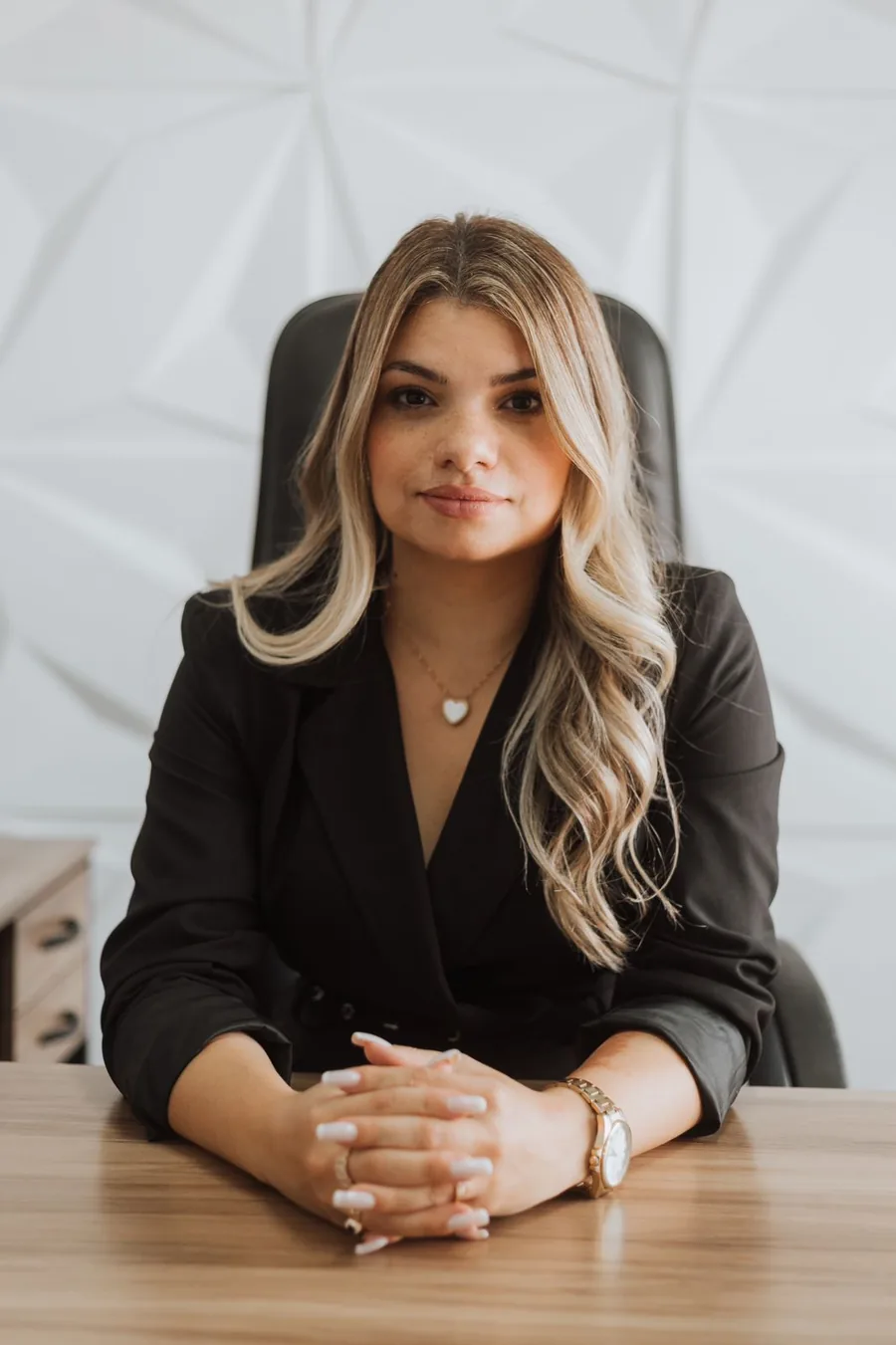 Dra. Camila Chagas, advogada, em seu escritório em São Paulo